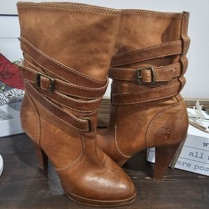 FRYE AND CO. Tan Heeled Boots